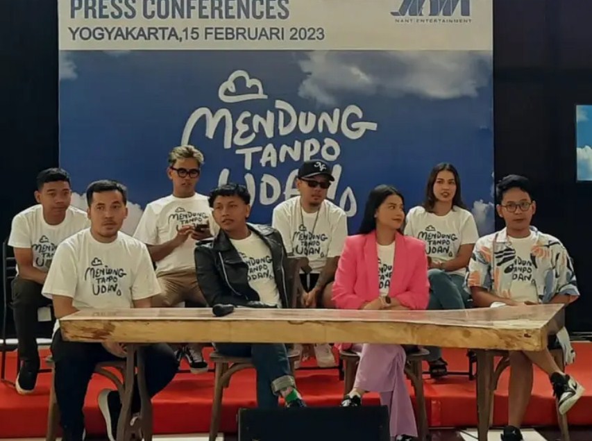 Fakta Menarik Film Mendung Tanpo Udan